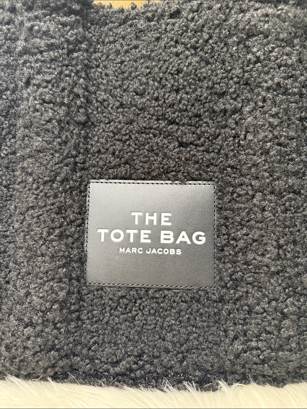 MARC JACOBS The Teddy Tote - Picture 5 of 13
